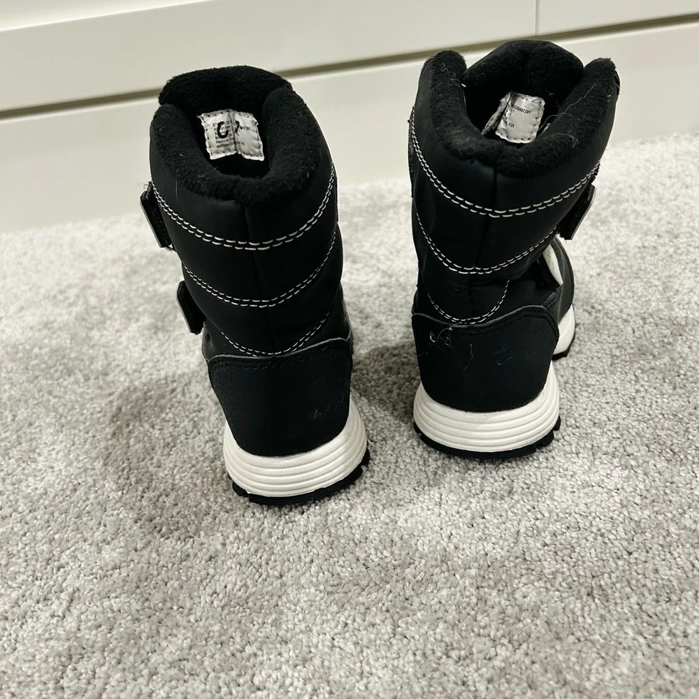 Toddler Black Winter Boots with Velcro Straps 7T